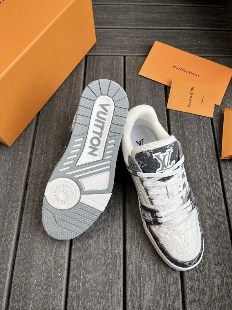 Refined Louis Vuitton Trainer Sneaker 30892