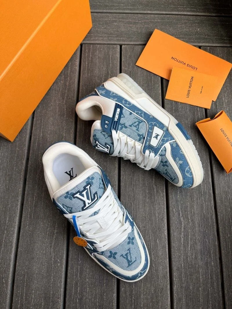 Louis Vuitton Trainer Sneaker Unisex 30884