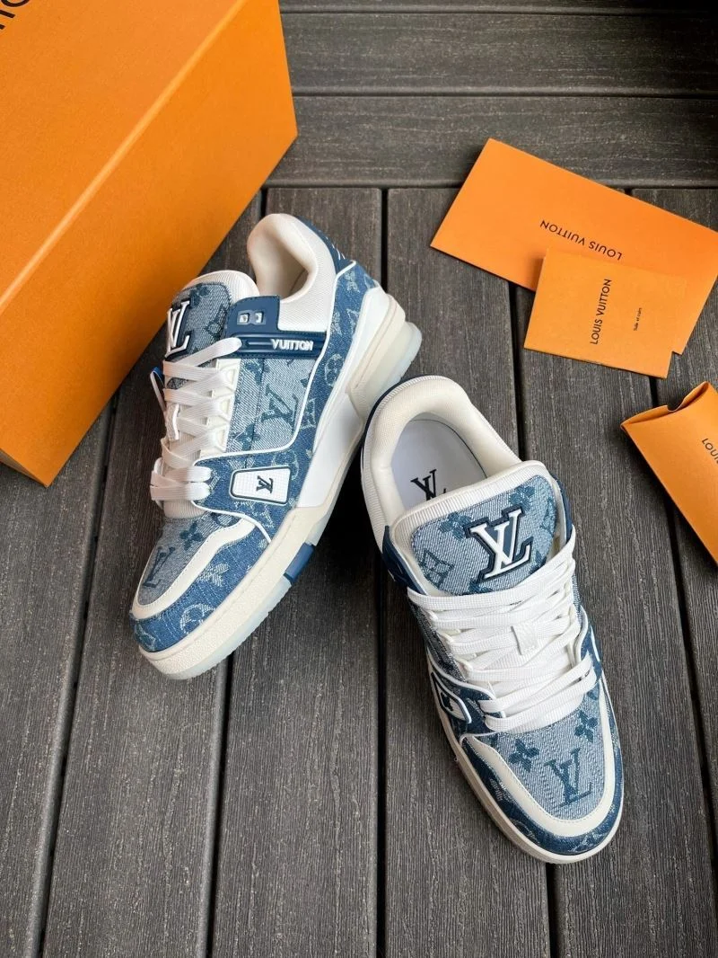 Louis Vuitton Trainer Sneaker Unisex 30884
