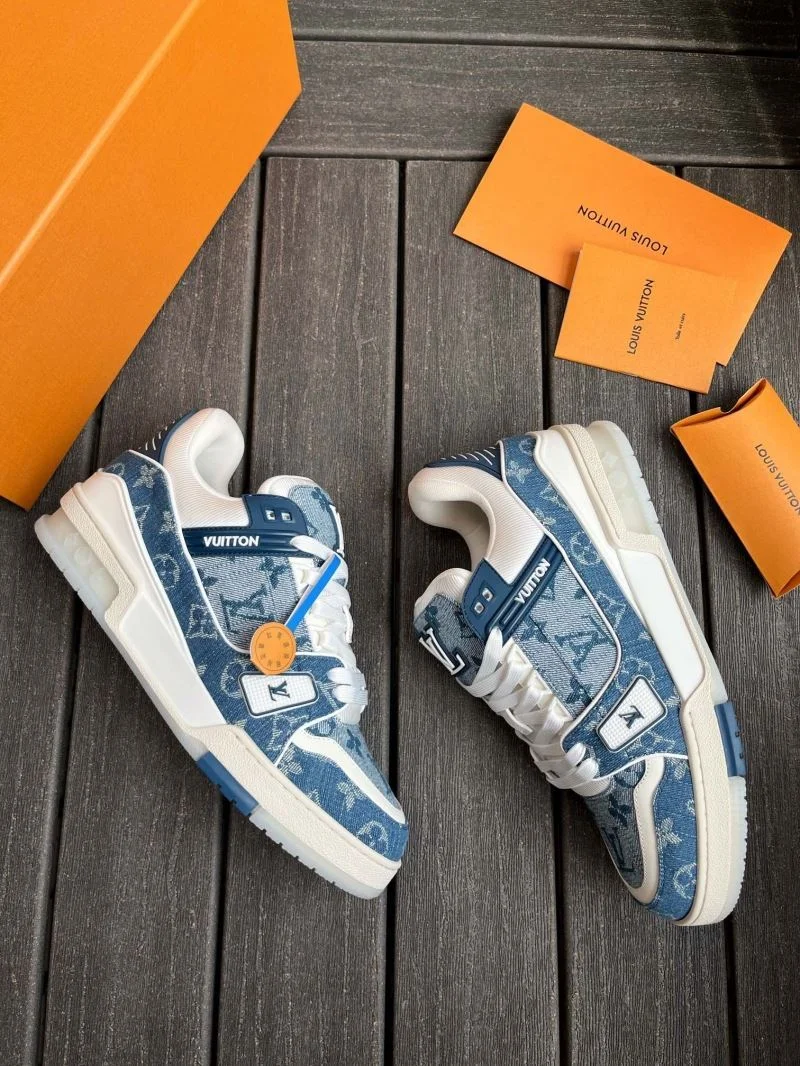 Louis Vuitton Trainer Sneaker Unisex 30884