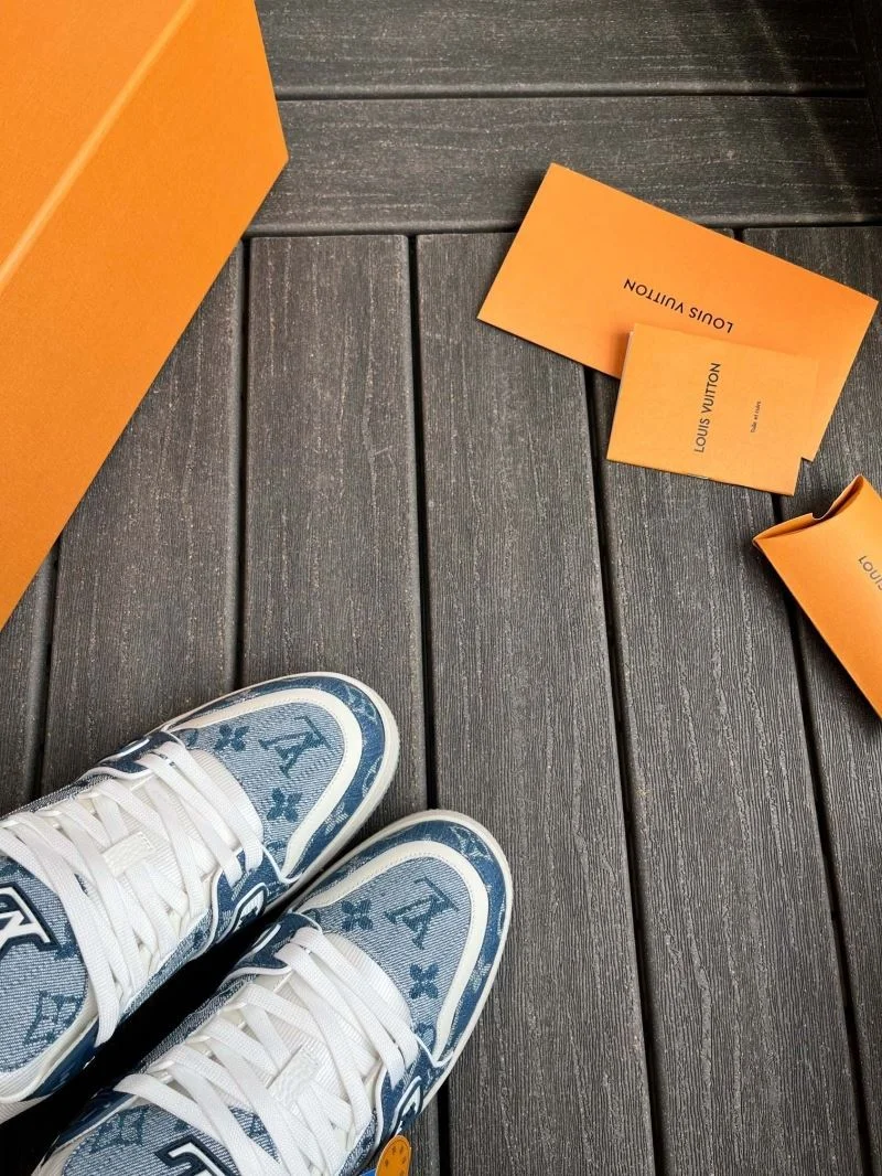 Louis Vuitton Trainer Sneaker Unisex 30884