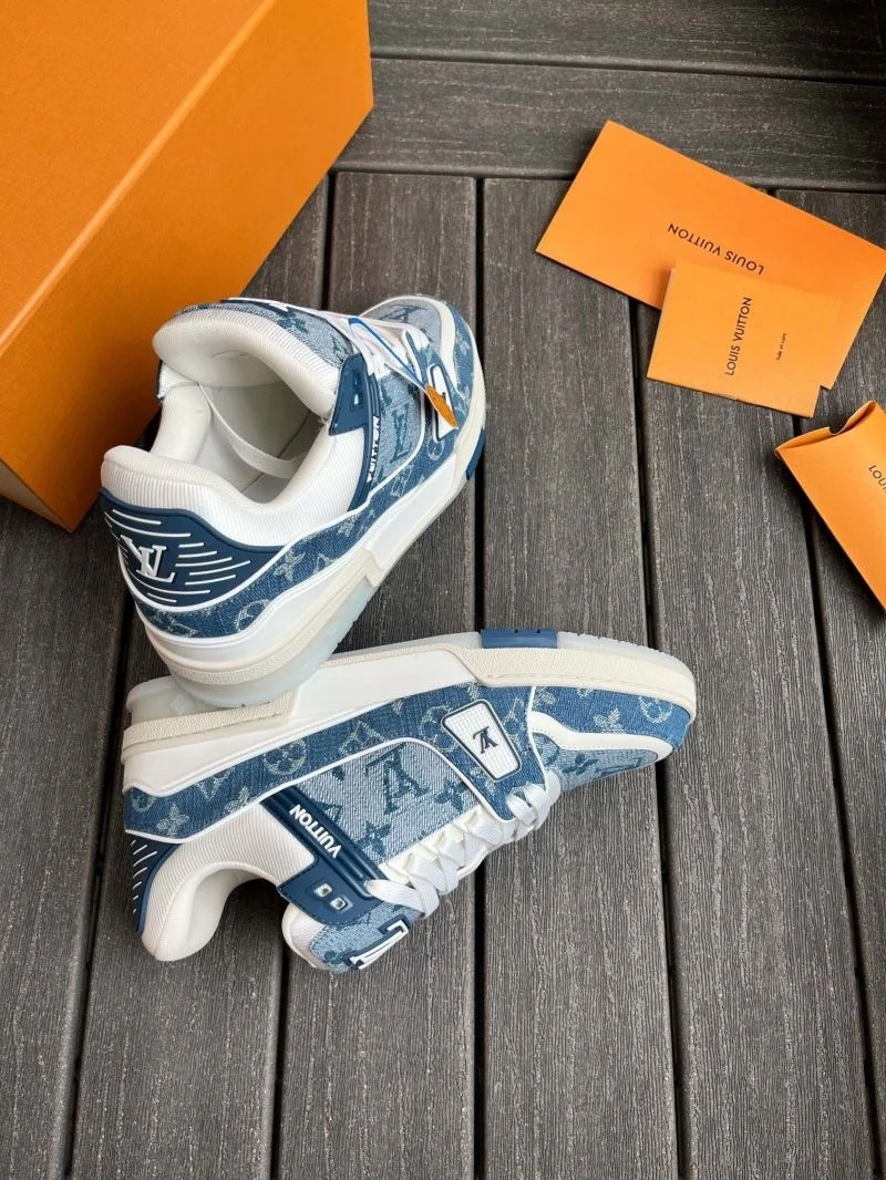 Louis Vuitton Trainer Sneaker Unisex 30884