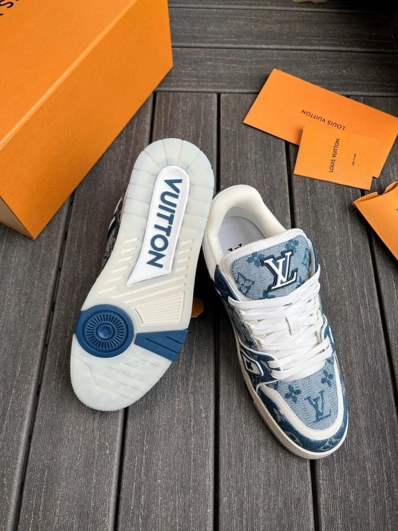 Louis Vuitton Trainer Sneaker Unisex 30884