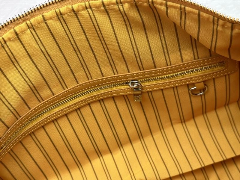 Louis Vuitton Travel Bags ModernLook 80300