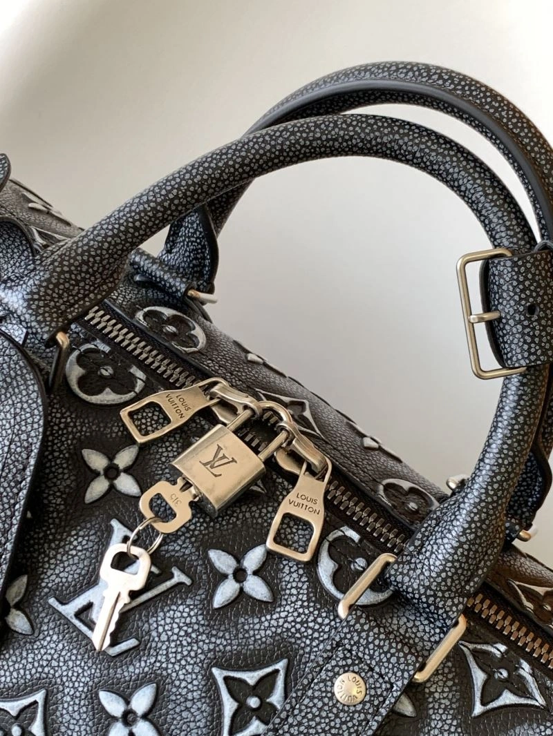 Flexible Louis Vuitton Travel Bags 94172