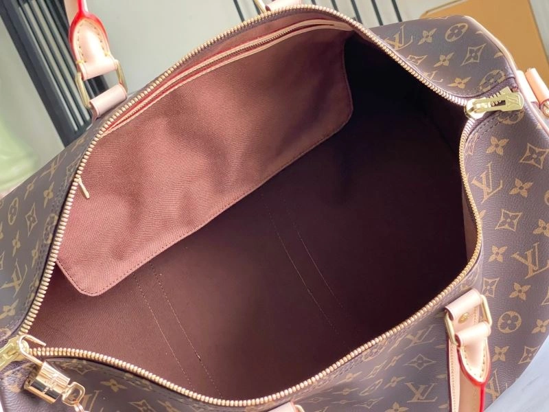 ModernLook Louis Vuitton Travel Bags 93902
