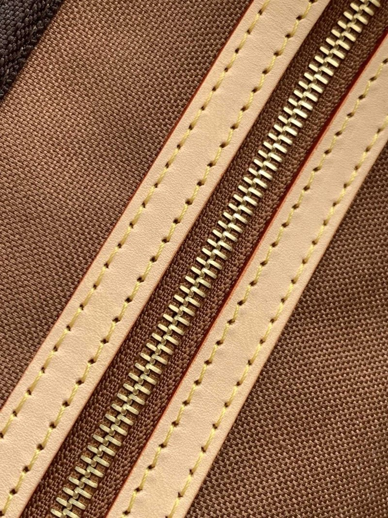Seasonal Louis Vuitton Travel Bags 93398