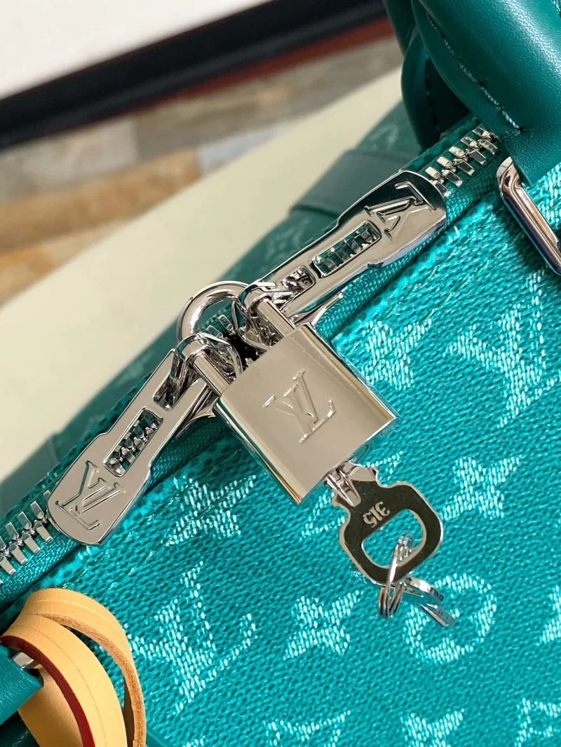 Louis Vuitton Travel Bags Neat 43243