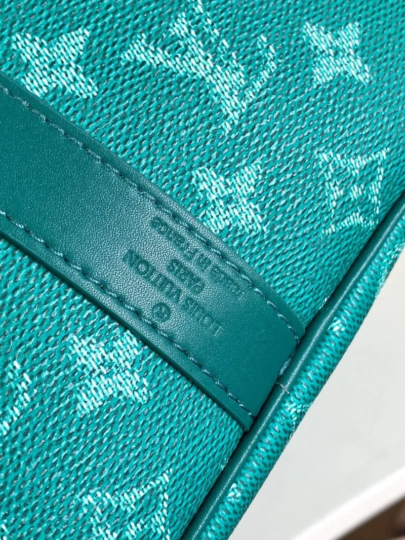Louis Vuitton Travel Bags Neat 43243