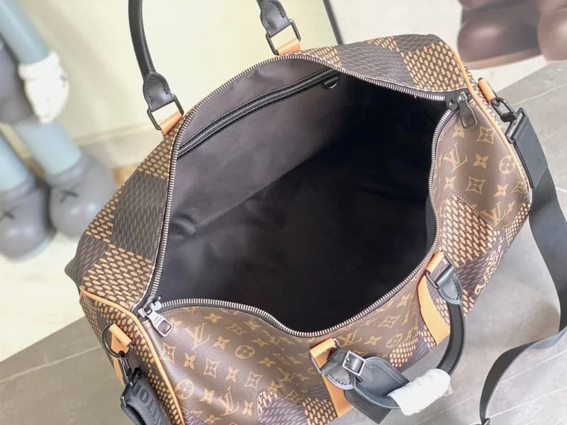 MultiPurpose Louis Vuitton Travel Bags 42230