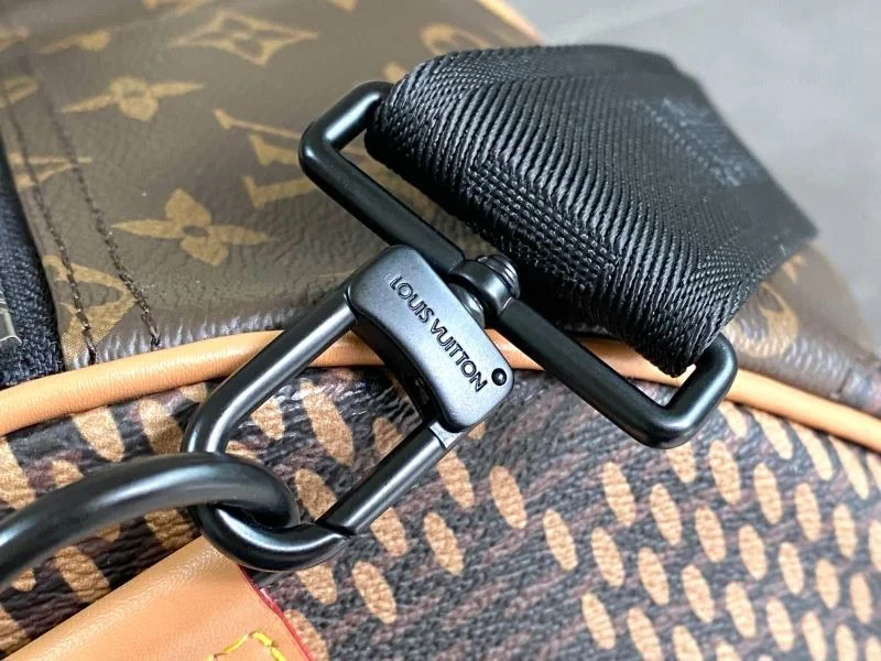 MultiPurpose Louis Vuitton Travel Bags 42230
