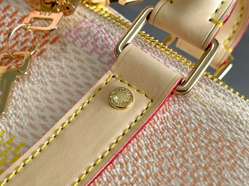 Flexible Louis Vuitton Travel Bags 42270