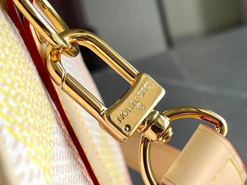 Flexible Louis Vuitton Travel Bags 42270