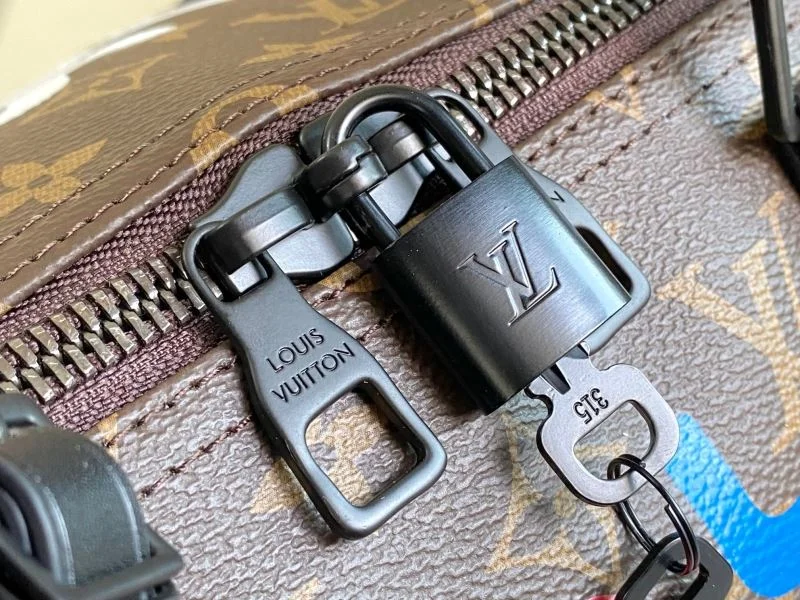 Bold Louis Vuitton Travel Bags 42221