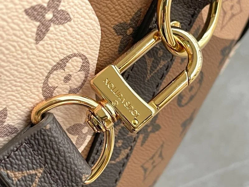 Chic Louis Vuitton Travel Bags 42207