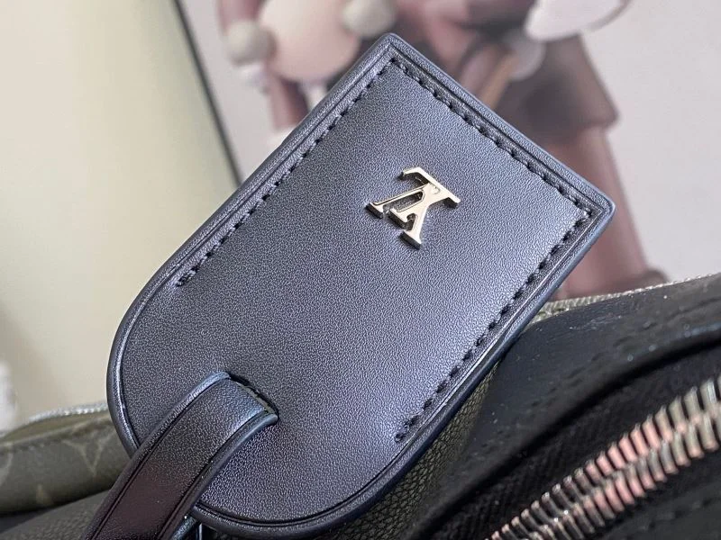 Louis Vuitton Travel Bags TechFriendly 42190