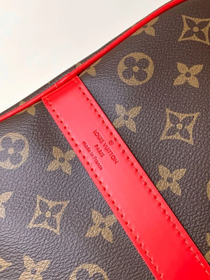 Lightweight Louis Vuitton Travel Bags 42195