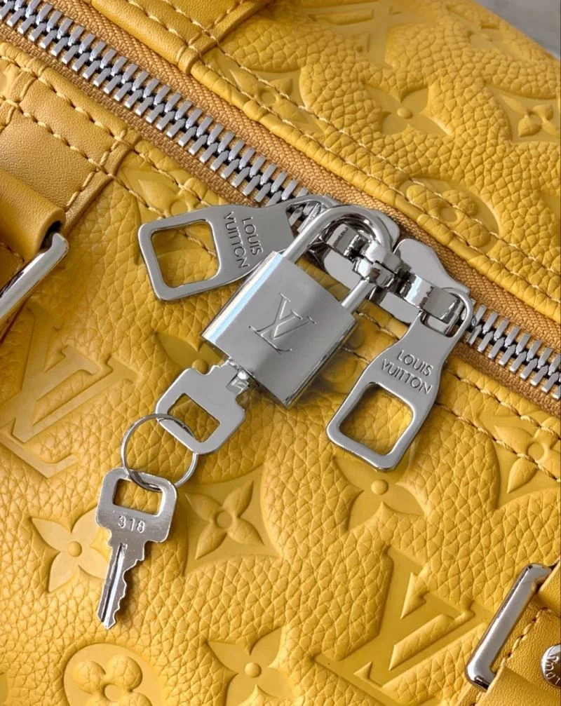 Comfortable Louis Vuitton Travel Bags 42223