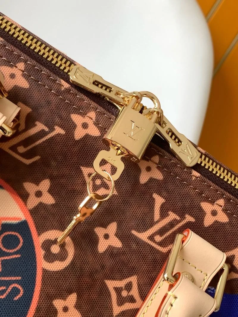Flexible Louis Vuitton Travel Bags 42220