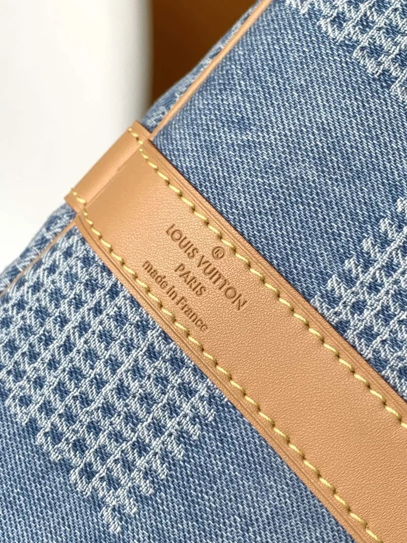 EyeCatching Louis Vuitton Travel Bags 42178
