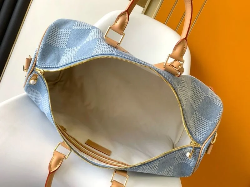 EyeCatching Louis Vuitton Travel Bags 42178