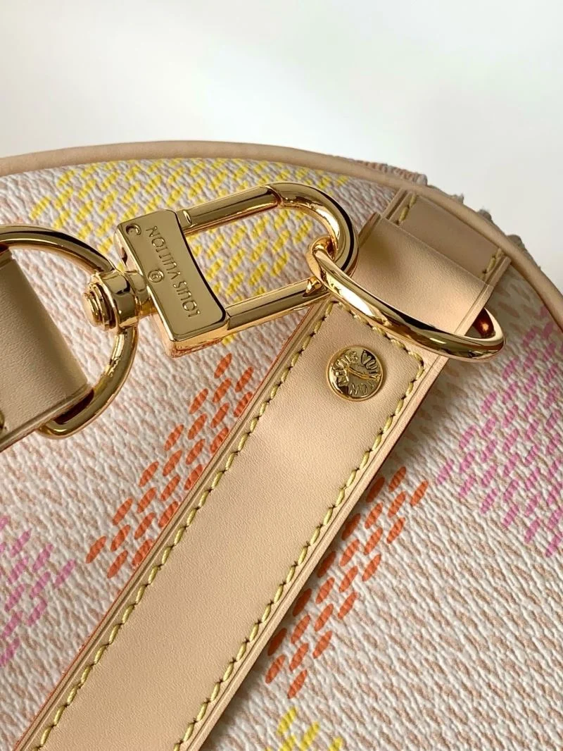 Stylish Louis Vuitton Travel Bags 42214