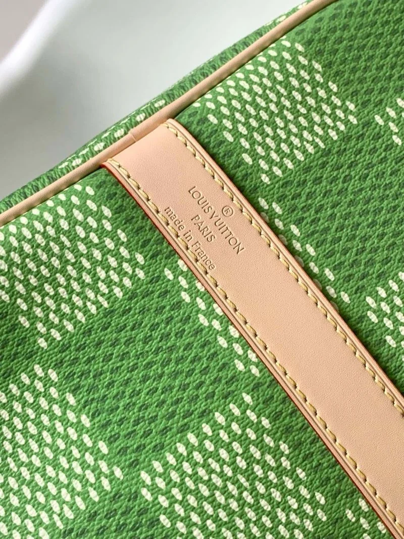 Louis Vuitton Travel Bags Elegant 37608