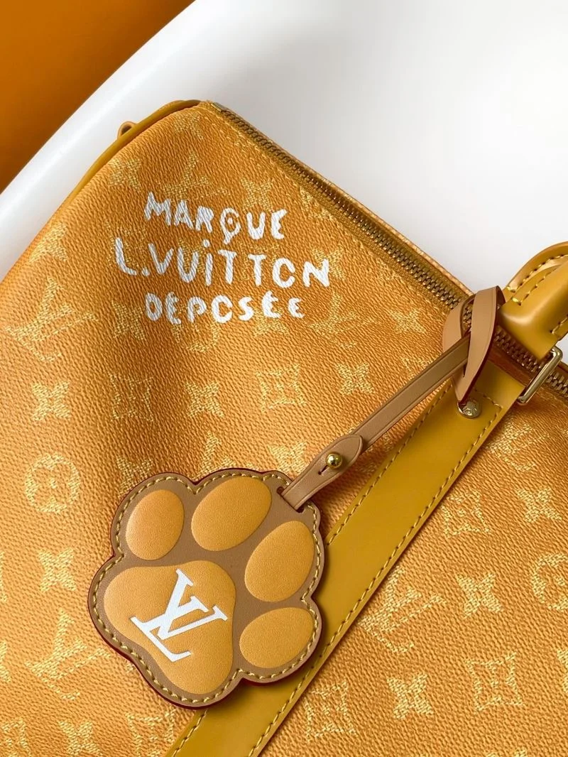 ZipUp Louis Vuitton Travel Bags 42162