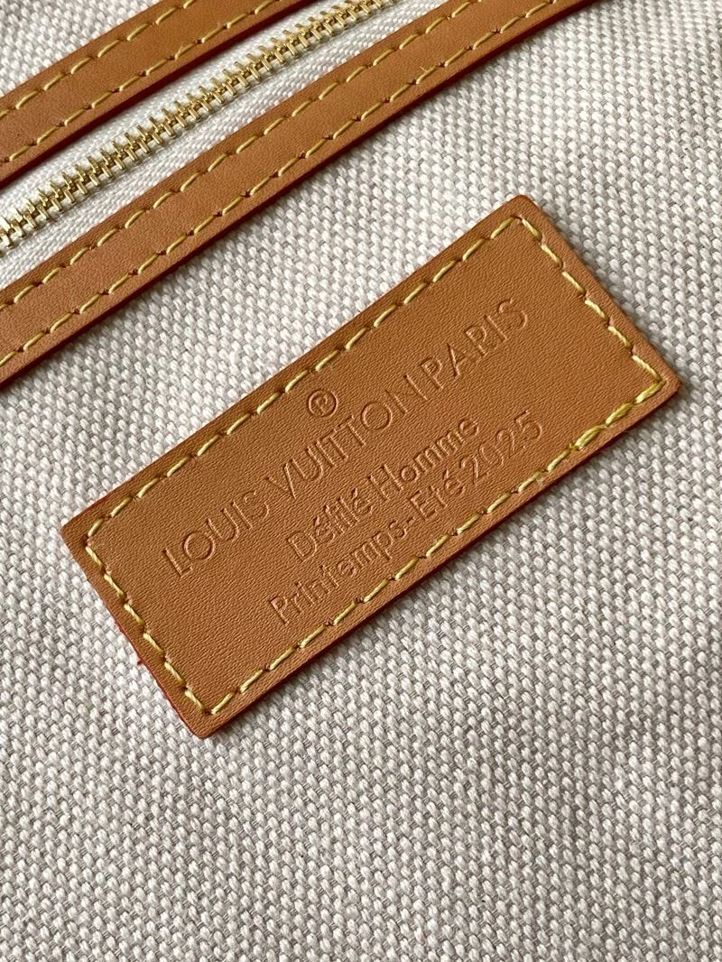 SmoothTexture Louis Vuitton Travel Bags 42145