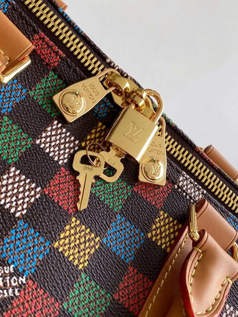 Compact Louis Vuitton Travel Bags 42135