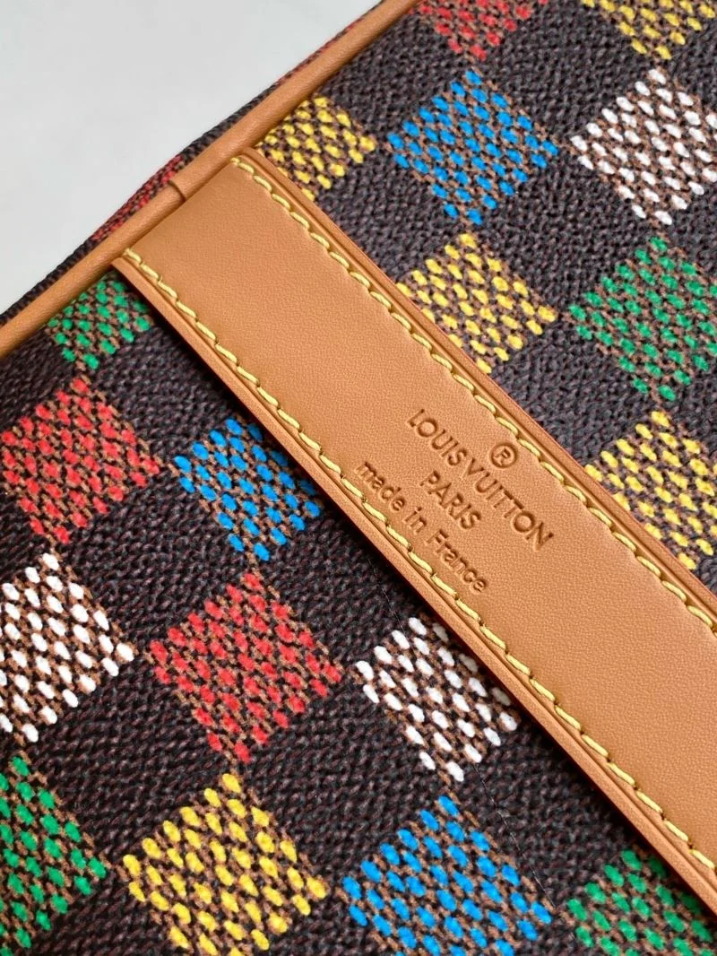 Compact Louis Vuitton Travel Bags 42135
