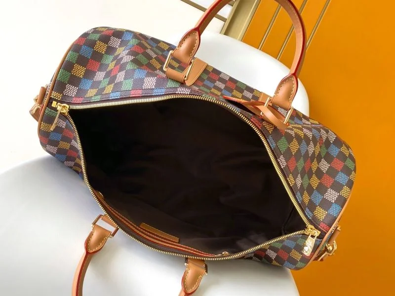 Compact Louis Vuitton Travel Bags 42135