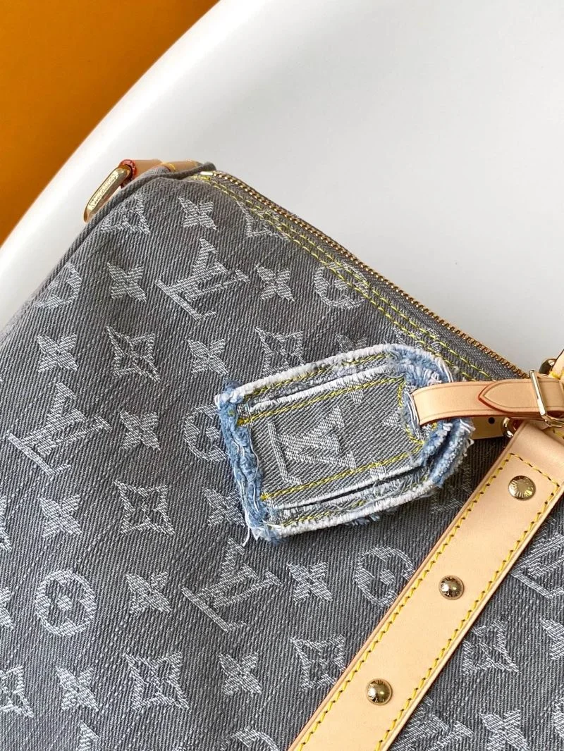 Louis Vuitton Travel Bags Seasonal 42129