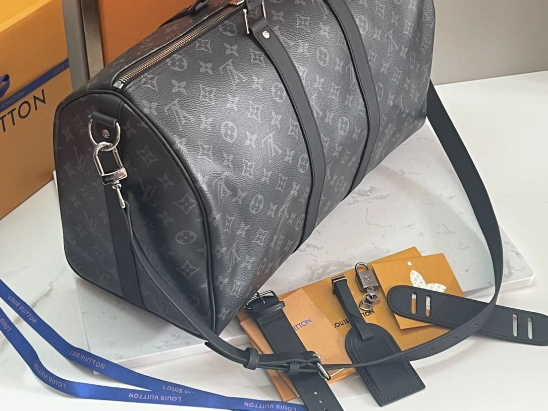 RelaxedFit Louis Vuitton Travel Bags 91789