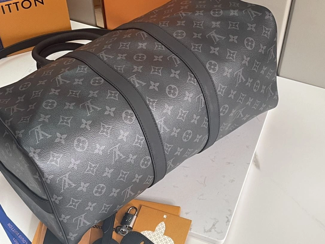 RelaxedFit Louis Vuitton Travel Bags 91789