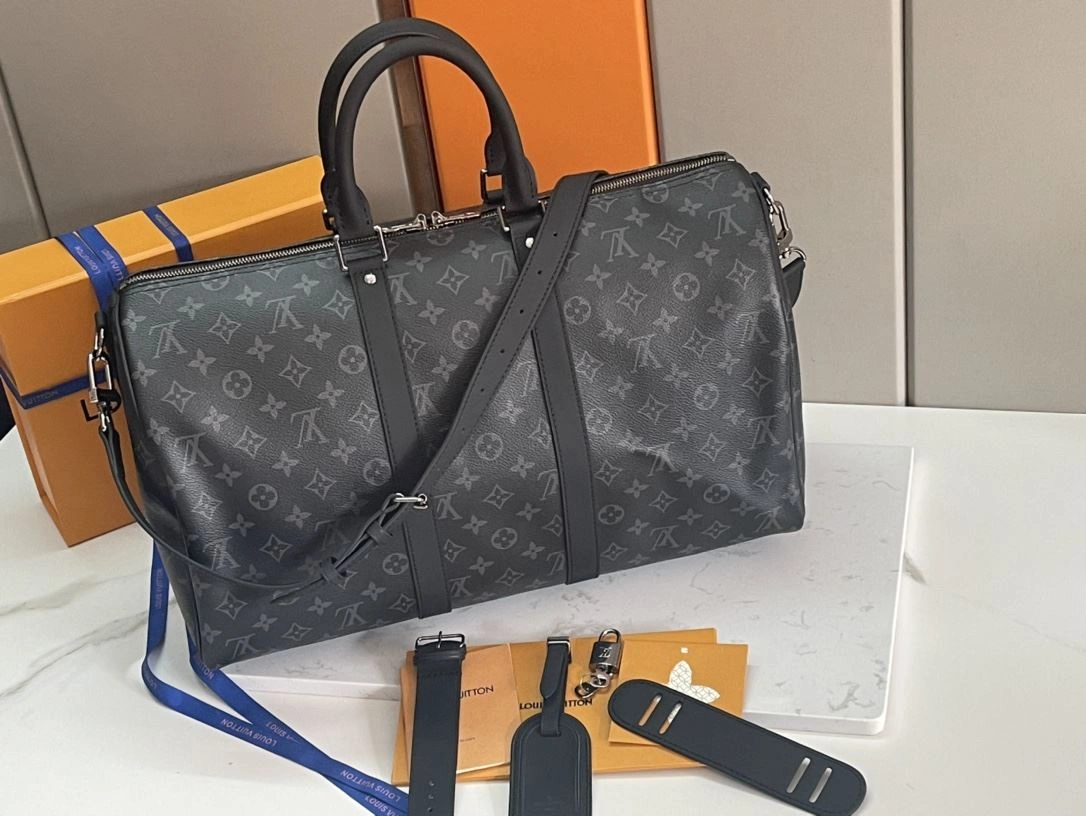 RelaxedFit Louis Vuitton Travel Bags 91789