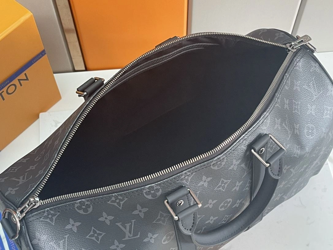 RelaxedFit Louis Vuitton Travel Bags 91789
