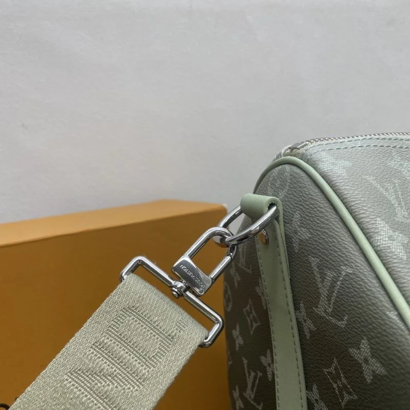 Louis Vuitton Travel Bags Fashionable 41674