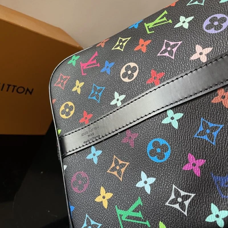 Flexible Louis Vuitton Travel Bags 41504