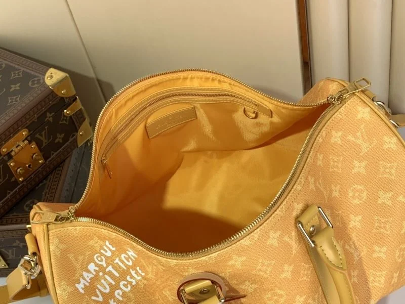 Sporty Louis Vuitton Travel Bags 41002