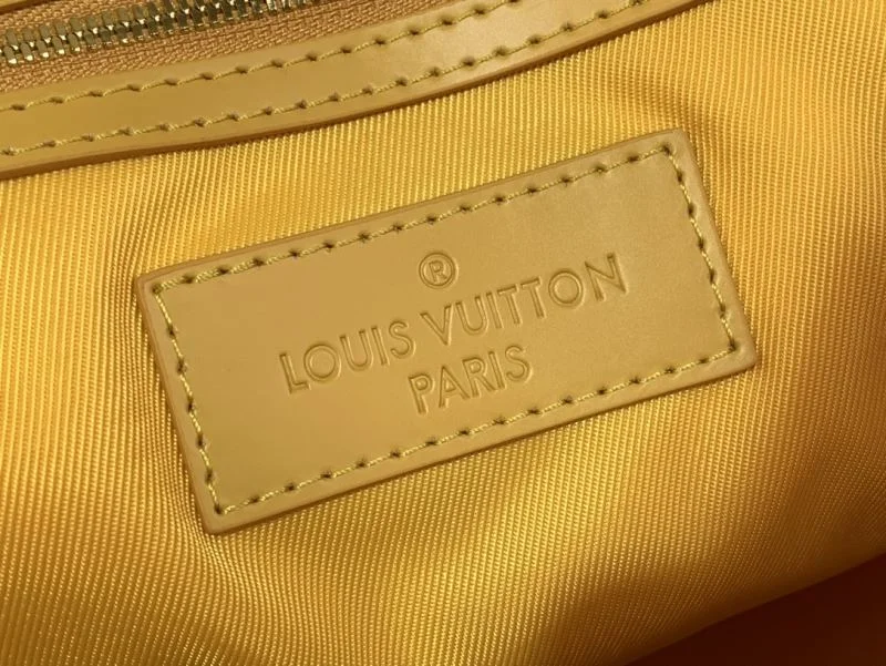 Sporty Louis Vuitton Travel Bags 41002
