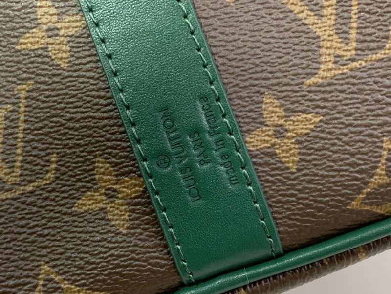 Louis Vuitton Travel Bags RelaxedFit 40988
