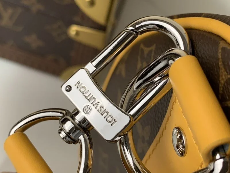 Louis Vuitton Travel Bags ModernLook 40990