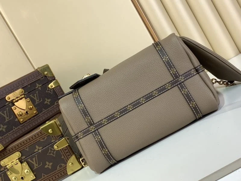 Louis Vuitton Travel Bags TimelessDesign 40260