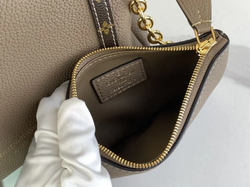 Louis Vuitton Travel Bags TimelessDesign 40260