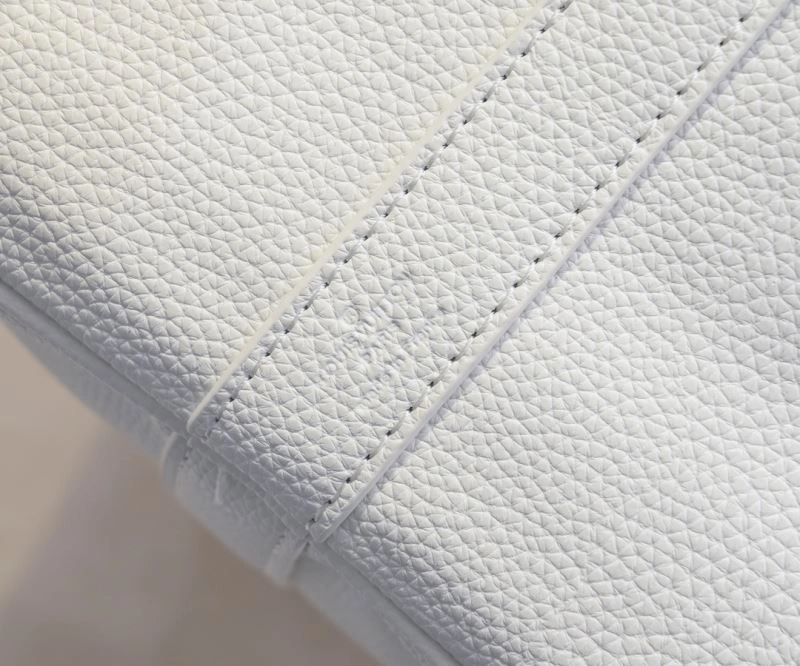 SmoothTexture Louis Vuitton Travel Bags 79141