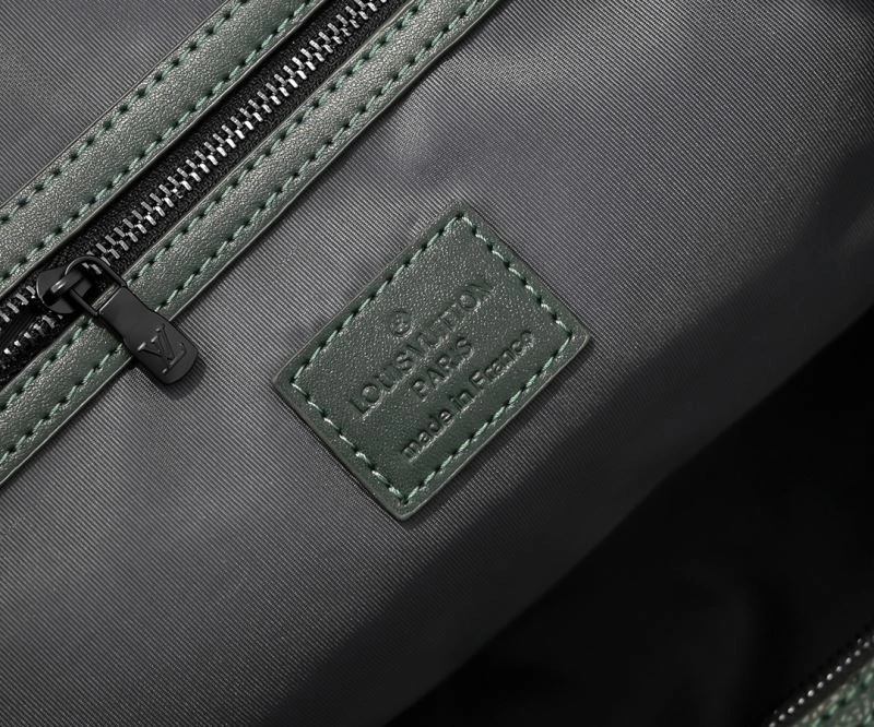 Louis Vuitton Travel Bags Minimalist 79129