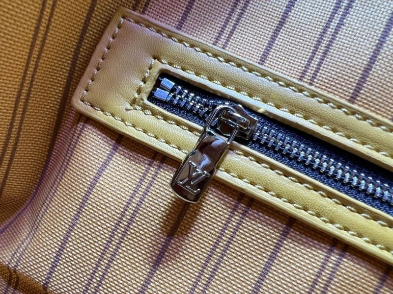 Louis Vuitton Travel Bags TechFriendly 79098