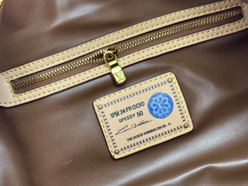 Louis Vuitton Travel Bags Sleek 79095