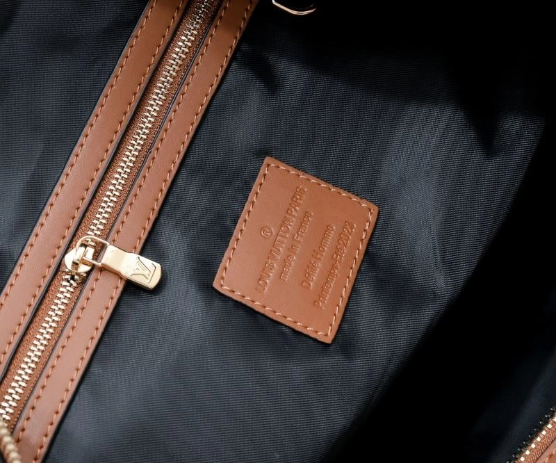Louis Vuitton Travel Bags Versatile 79079